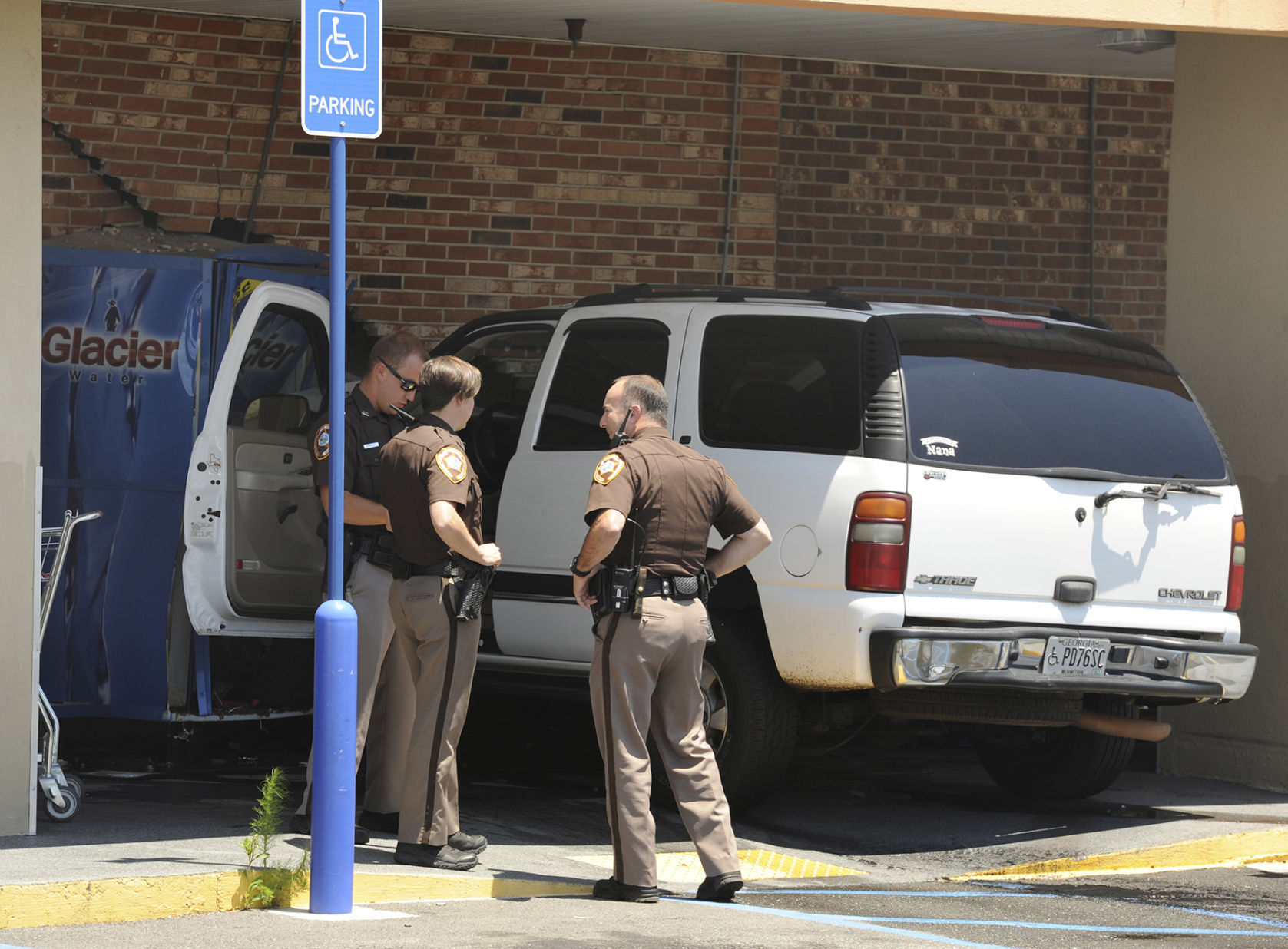SUV hits Winn-Dixie